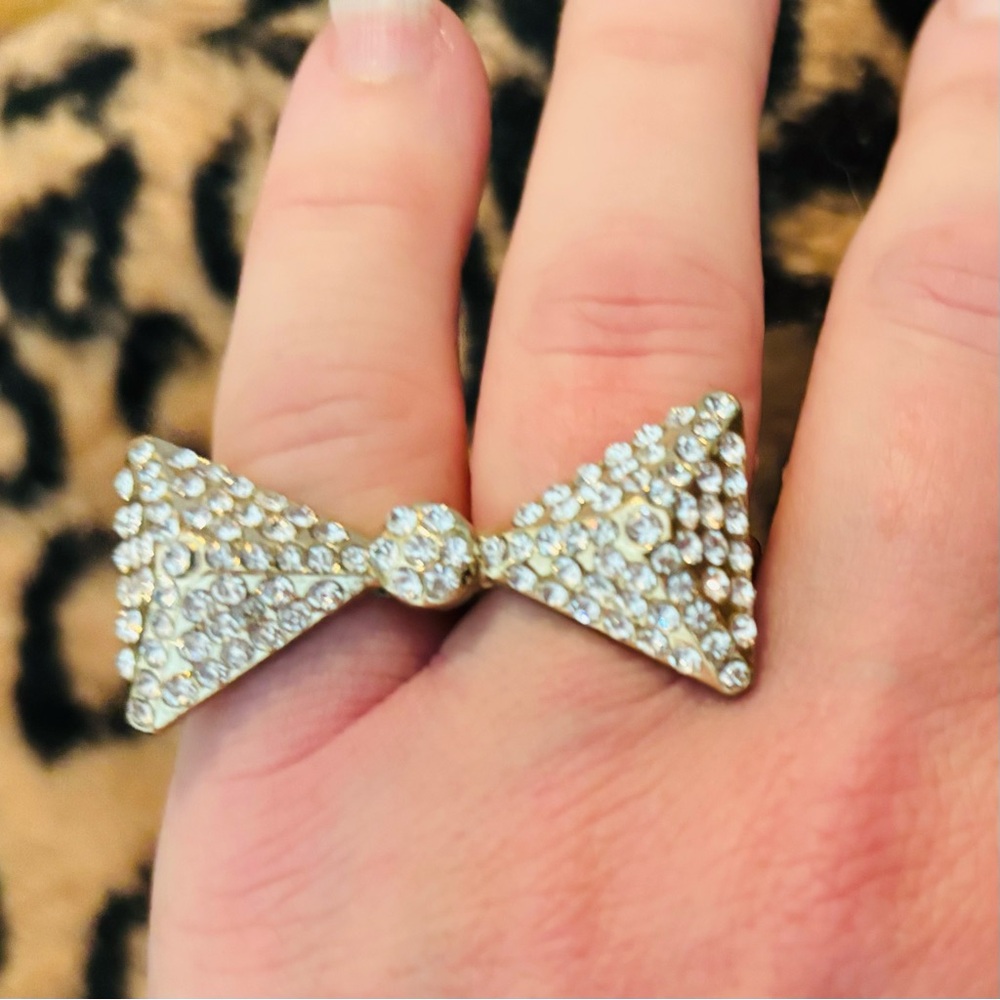 Two-finger rhinestone ring